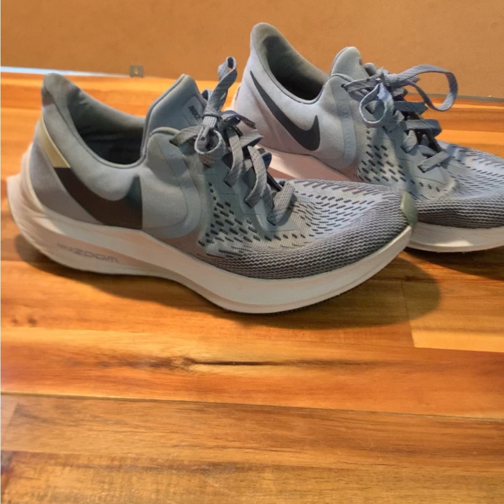 Nike Womens Zoom Winflo 6 BQ3192-400. Blue. Running Shoes Sneakers. Size 7.5